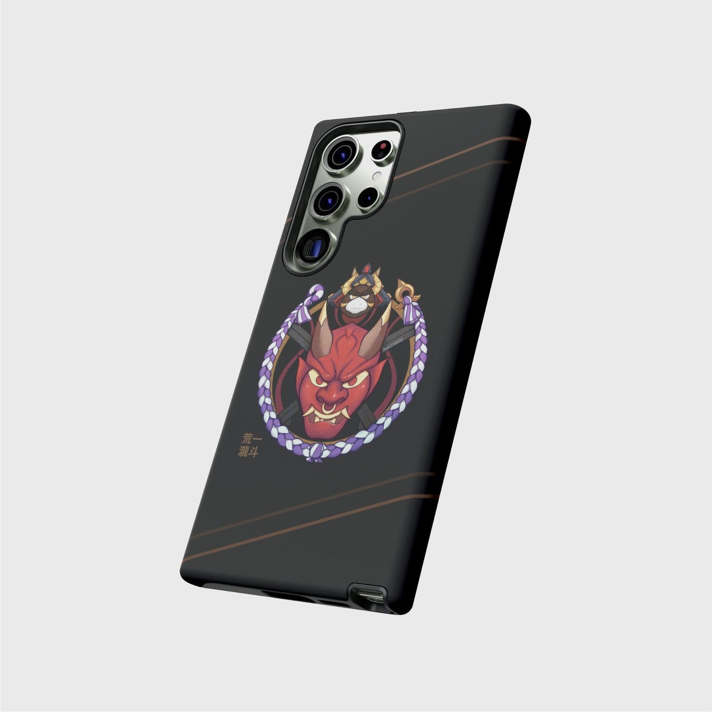 A Samsung case with a black gradient going from darker on the top to brighter on the bottom, featuring a round design with a red oni mask in the center and a frame made of Itto’s outfit details and abilites. His name shows in gold Japanese characters at the bottom left of the design. Soft golden lines cross the top and bottom of the case diagonally.